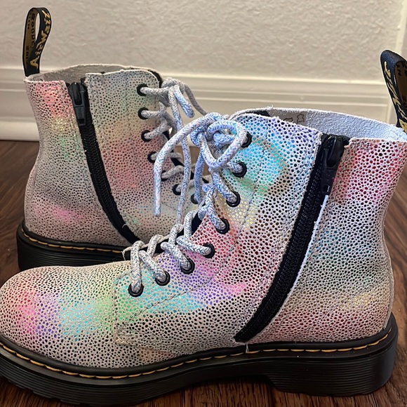 BRAND NEW Dr. Martens 1460 Pascal Rainbow Boots Youth Girls Size 2 - Picture 3 of 7